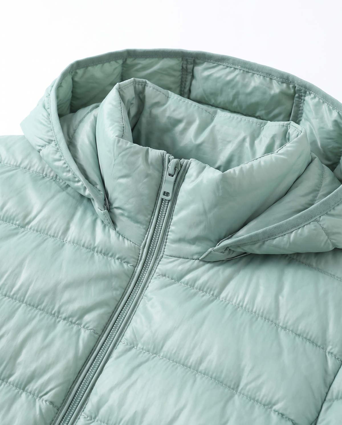 Close-up of the hood, zip collar and quilted channels