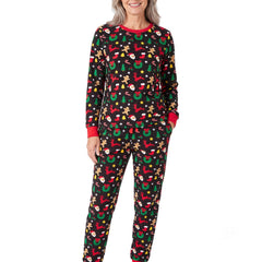 Woman wearing the Beatrix-Isabelle black Christmas print long sleeve pajama set