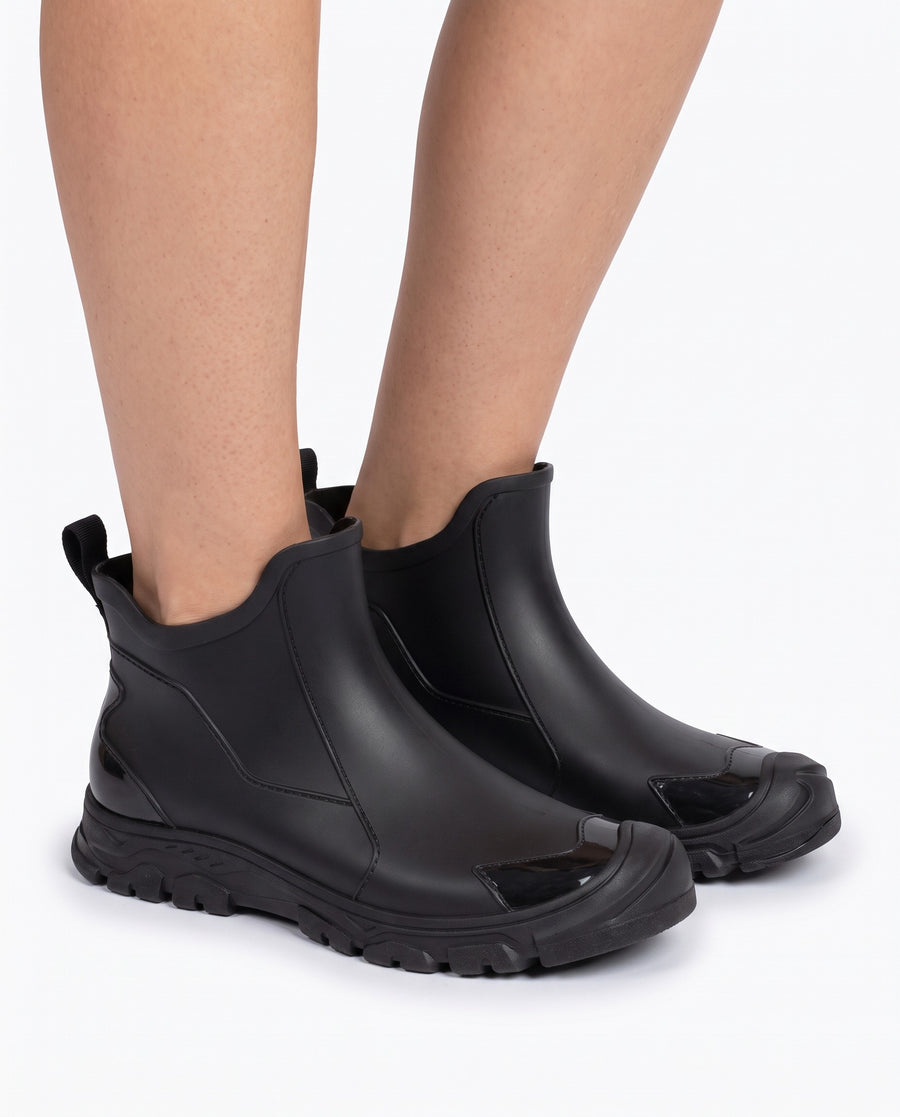 Alma-Delia Women's Lug-Sole Pull-On Ankle Boots