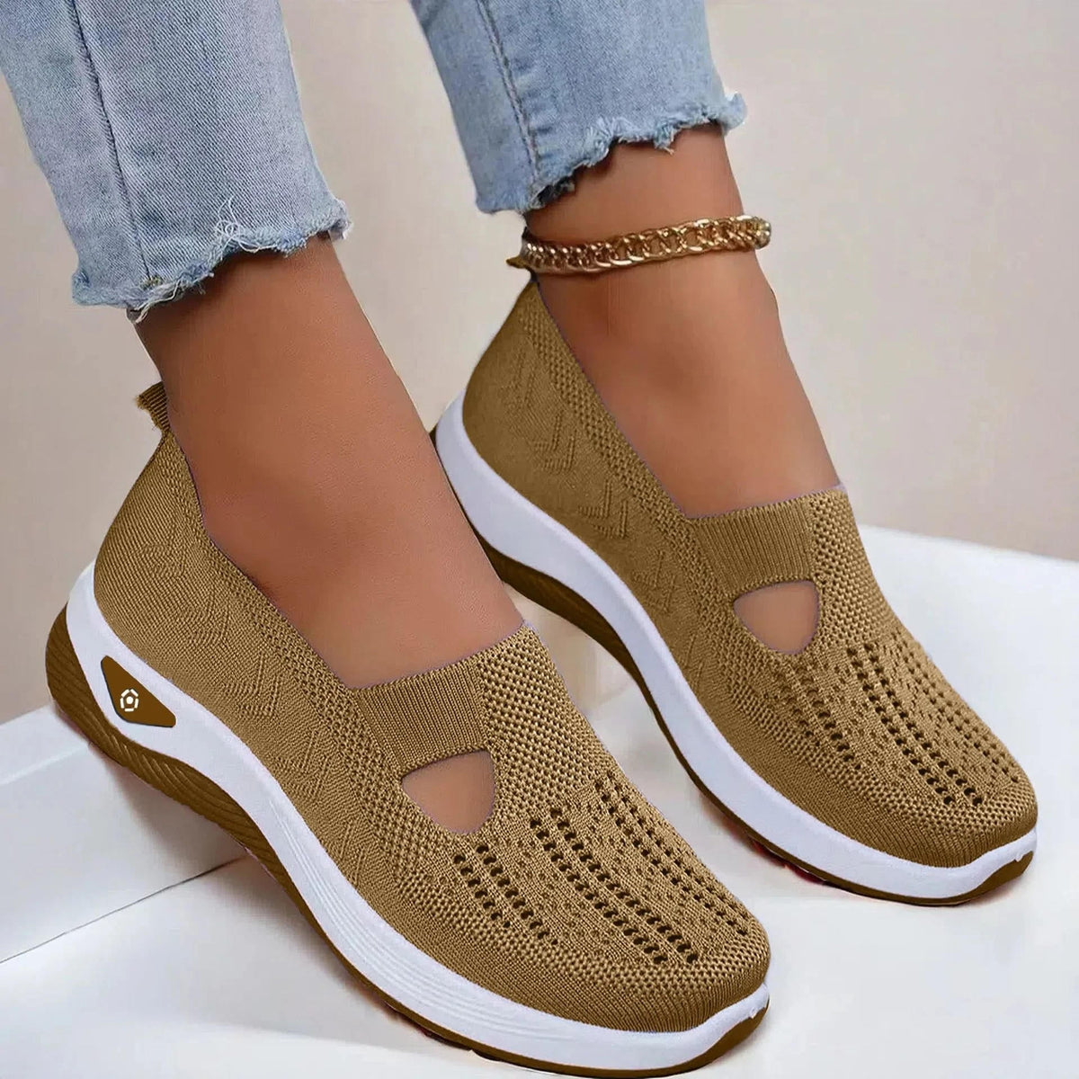 Roberta | Women's Breathable Slip-On Walking Sneakers