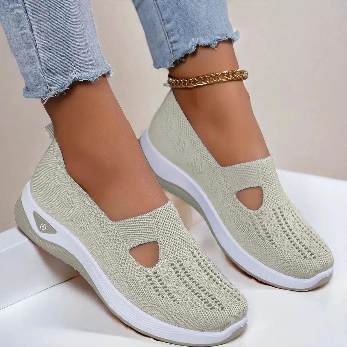 Roberta | Women's Breathable Slip-On Walking Sneakers