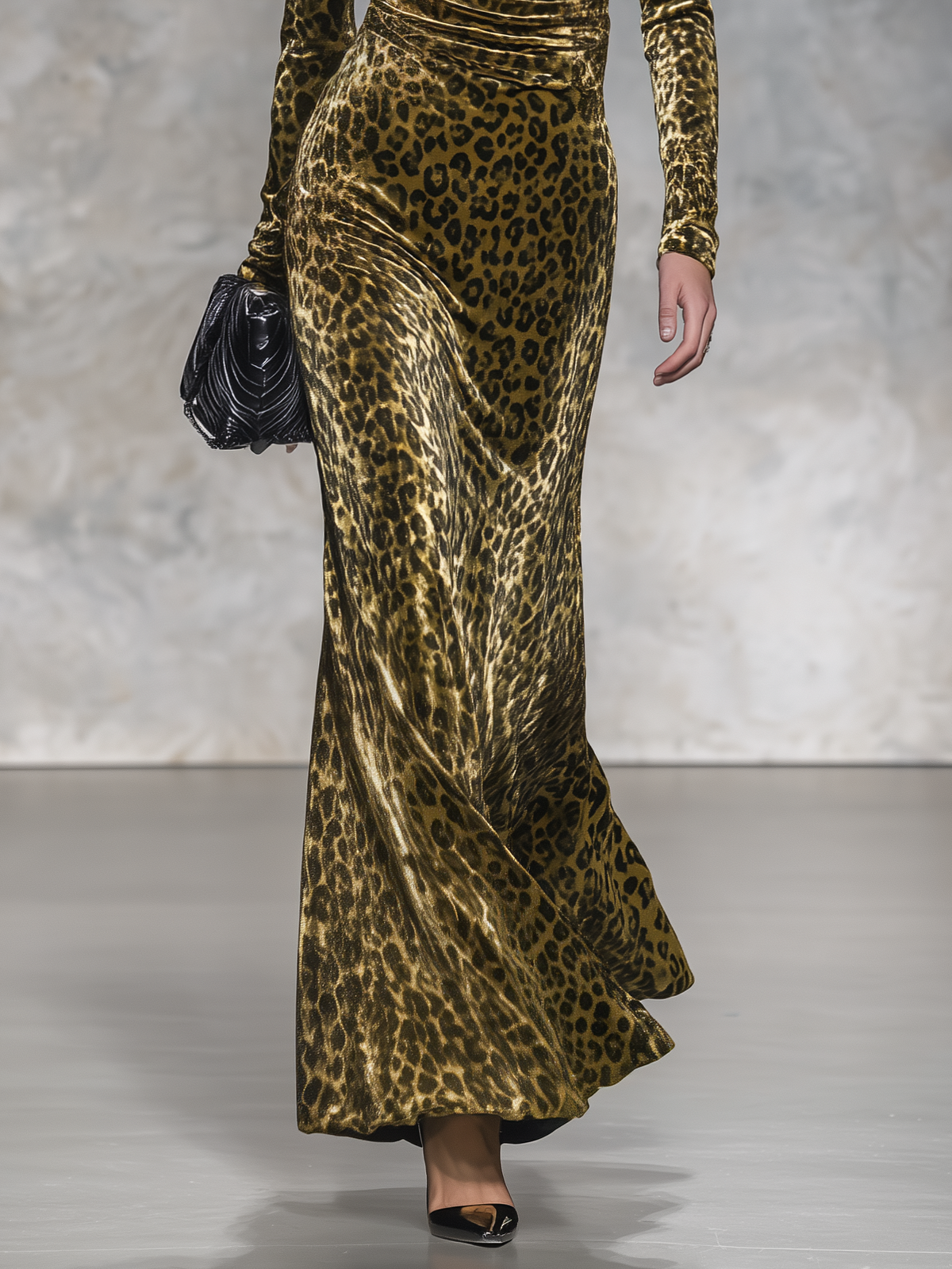Judith-Clara | Women's Leopard-Print Velvet Maxi Dress