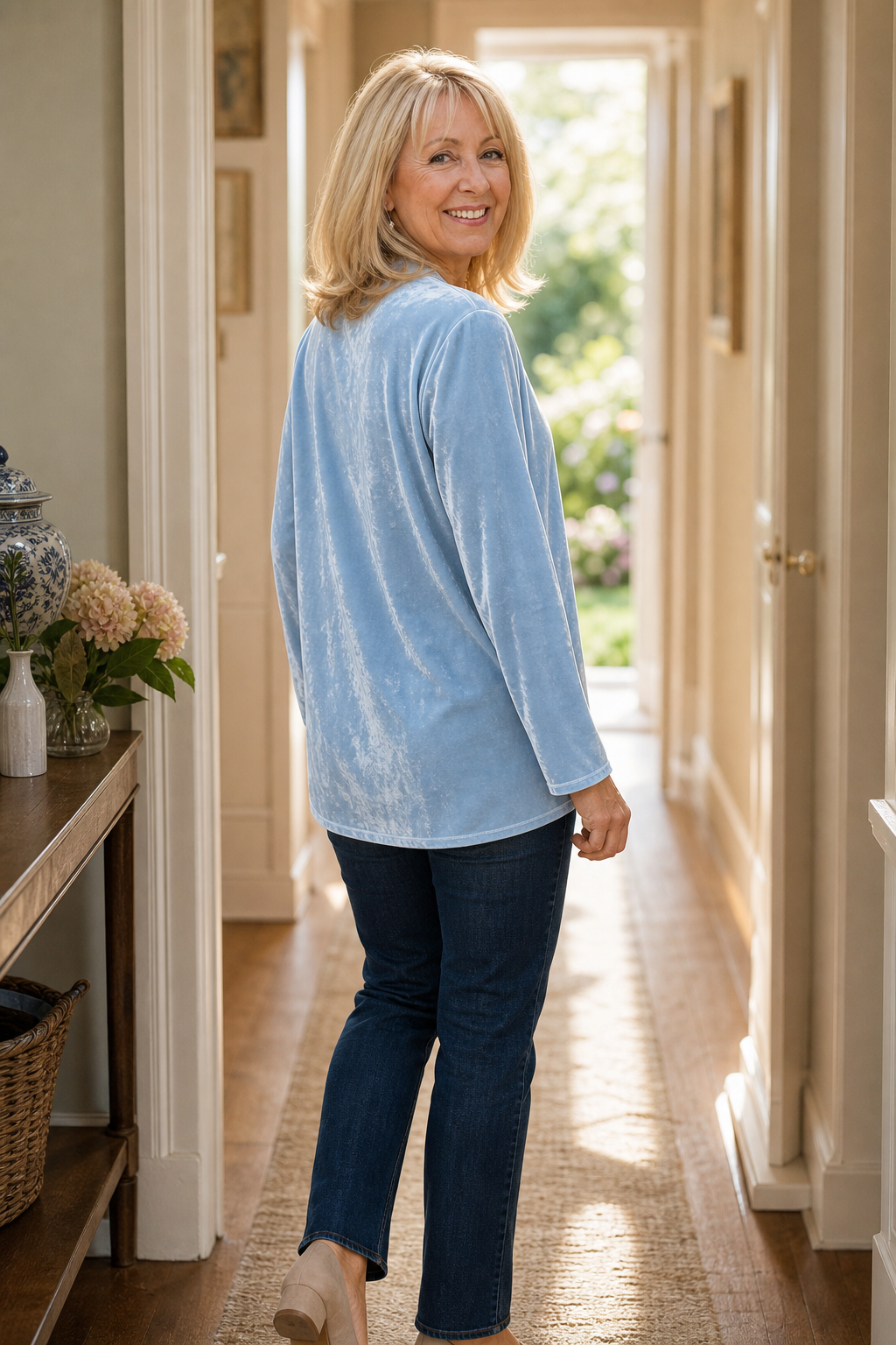 Pearl | Women's V-Neck Velvet-Like Blouse