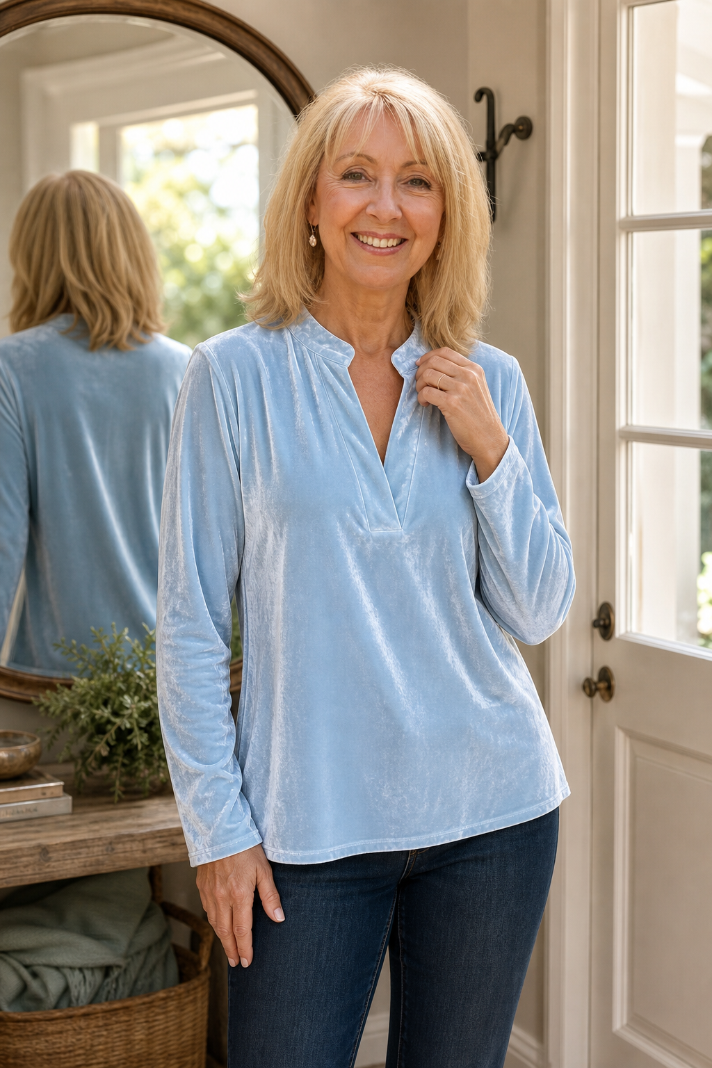Pearl | Women's V-Neck Velvet-Like Blouse